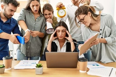 Prevenir estrés y agotamiento laboral en un estanco