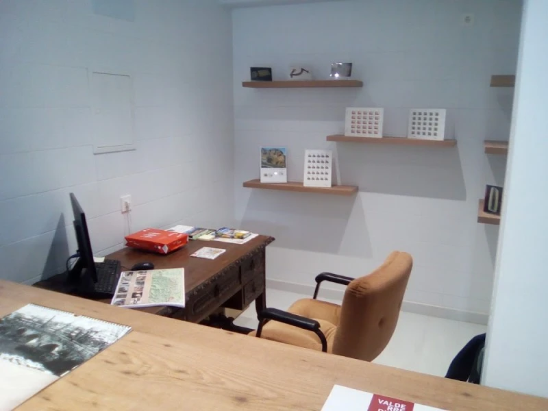 Oficina De Turismo En Polientes
