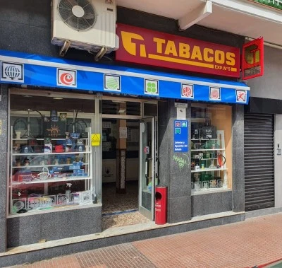 Estanco y lotería. Abierto todos los días