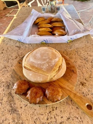 Despacho De Pan y Dulces El Mantecas