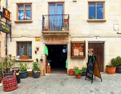ESTANCO Y TIENDA