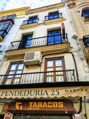 Estanco 25.