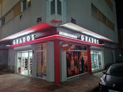 Grado's Licores y Tabaco