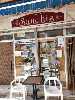 Autoservicios Estanco Sanchís( Araceli Sempere Fernández)
