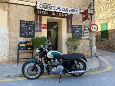 Tabacs - Comestibles Bernat