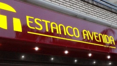 ESTANCO AVENIDA. IQOS OFFICIAL RESELLER PLUS. ESTANCO MOTRIL 3